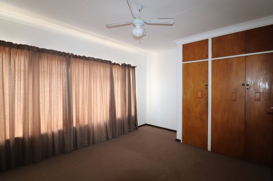 To Let 2 Bedroom Property for Rent in Adamayview North West